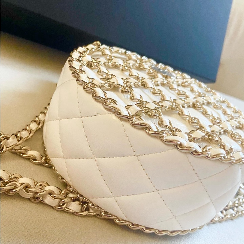 🔥Rare🔥 Chanel  Drawstring Caged Chain Around Crossbody 💢Will fit a phone💢 - Picture 6 of 12